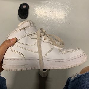 NIKE AIR FORCE HIGH TOPS IN WHITE